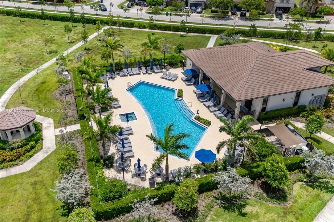 На продажу: $429,999 (3 спален, 2 ванн, 1362 Квадратных фут)