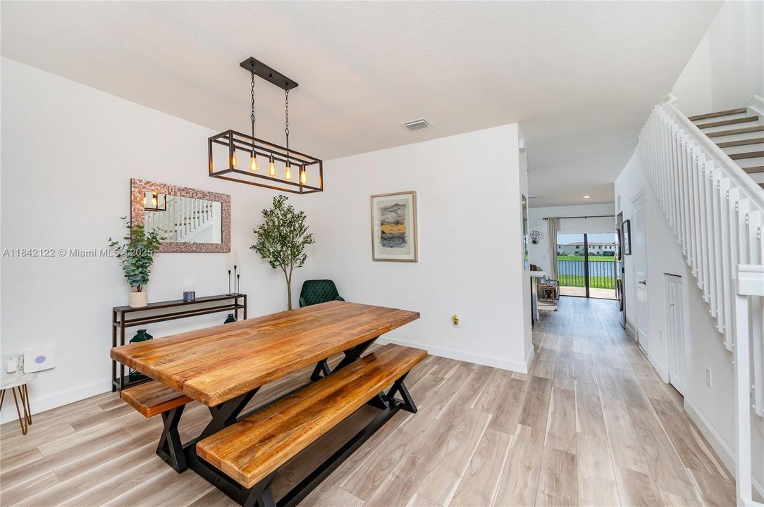 На продажу: $429,999 (3 спален, 2 ванн, 1362 Квадратных фут)