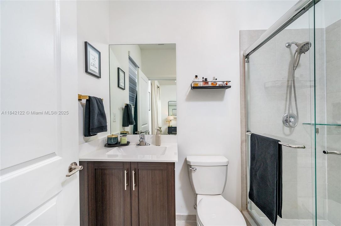 На продажу: $429,999 (3 спален, 2 ванн, 1362 Квадратных фут)