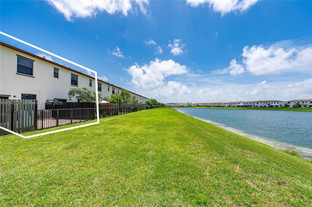 На продажу: $429,999 (3 спален, 2 ванн, 1362 Квадратных фут)