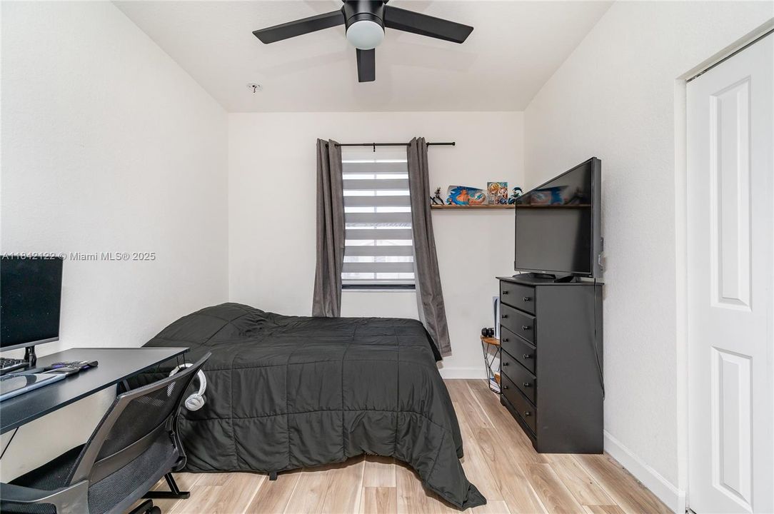 На продажу: $429,999 (3 спален, 2 ванн, 1362 Квадратных фут)