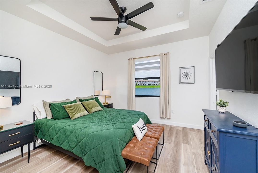 На продажу: $429,999 (3 спален, 2 ванн, 1362 Квадратных фут)