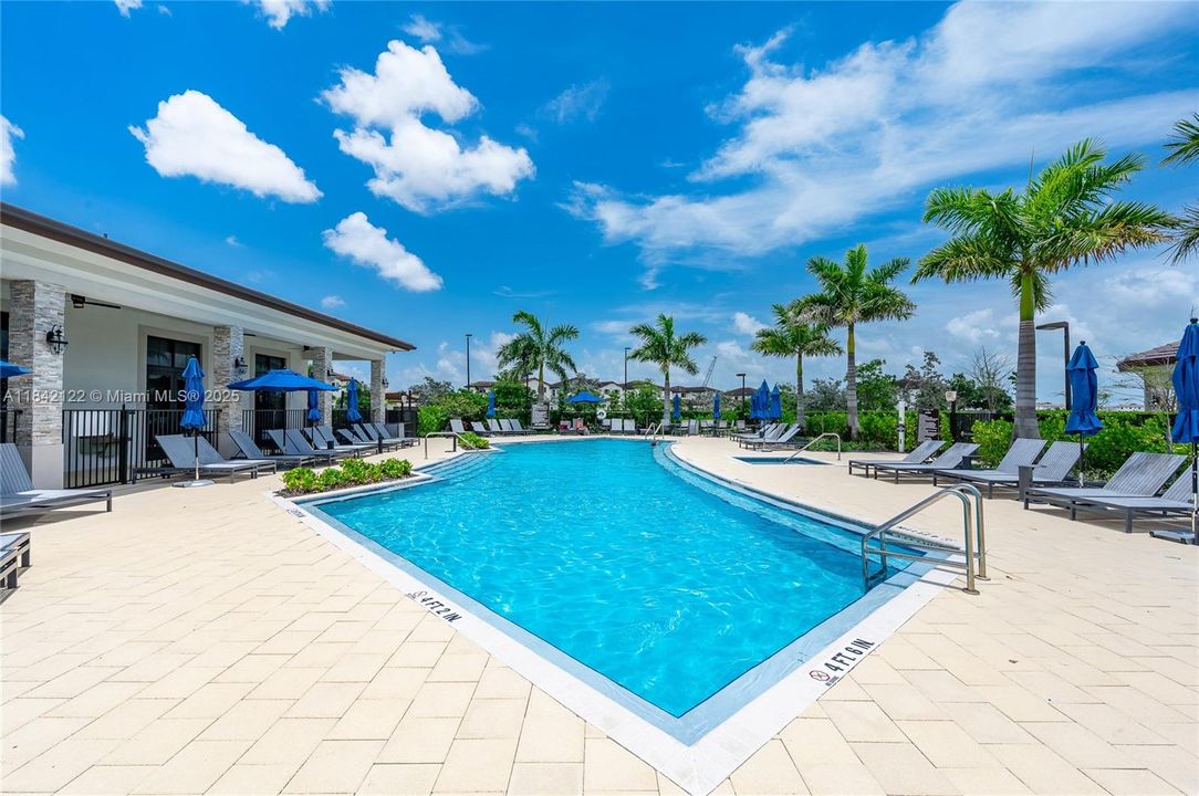 На продажу: $429,999 (3 спален, 2 ванн, 1362 Квадратных фут)