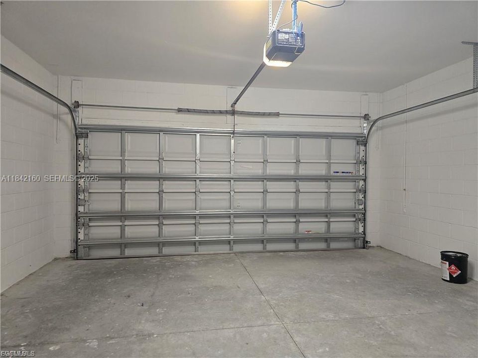 3700 Passion Vine Dr, Alva, FL 33920