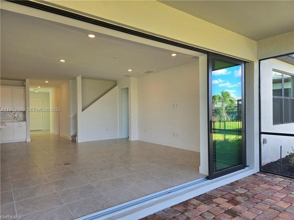 3700 Passion Vine Dr, Alva, FL 33920