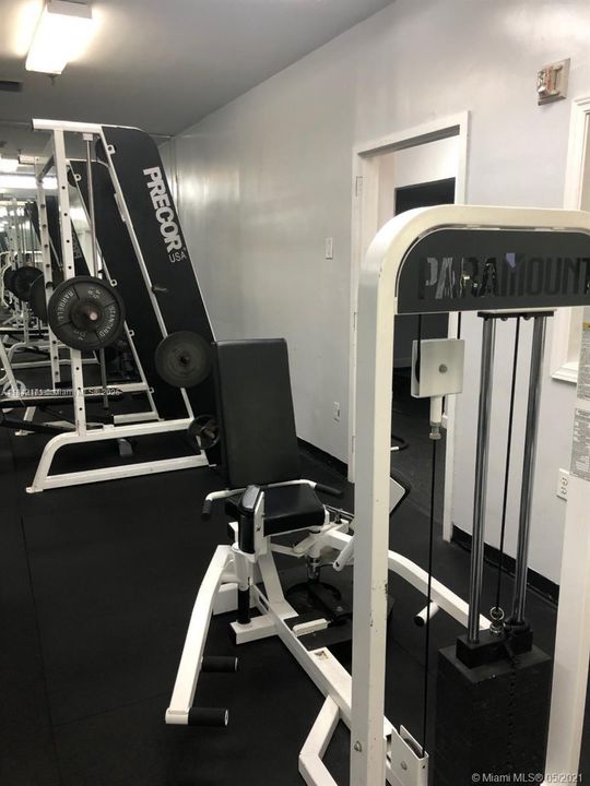 待售: $334,900 (2 贝兹, 2 浴室, 914 平方英尺)