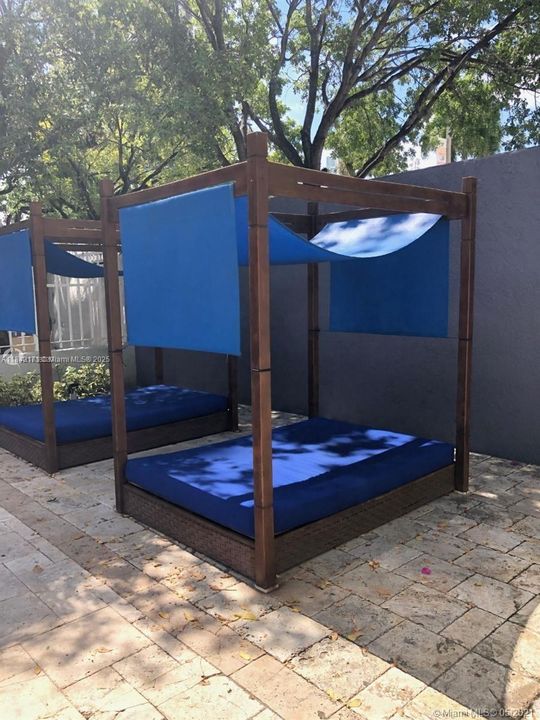 待售: $334,900 (2 贝兹, 2 浴室, 914 平方英尺)