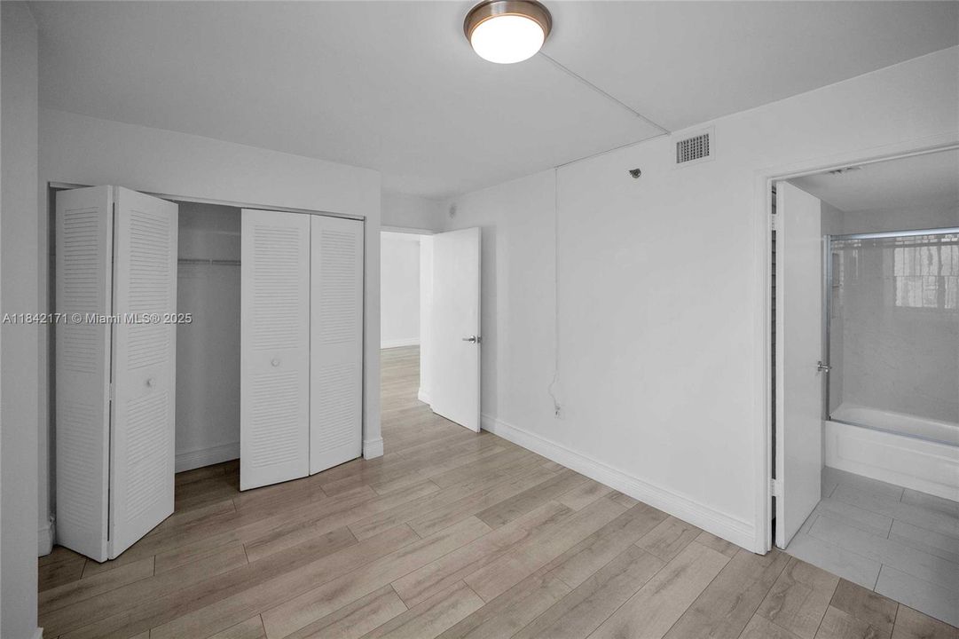 待售: $334,900 (2 贝兹, 2 浴室, 914 平方英尺)