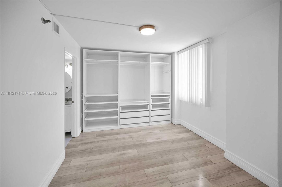 待售: $334,900 (2 贝兹, 2 浴室, 914 平方英尺)