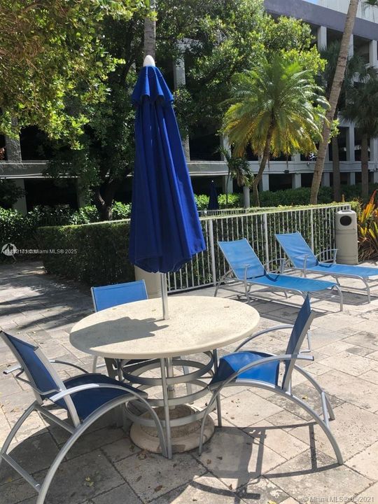 待售: $334,900 (2 贝兹, 2 浴室, 914 平方英尺)