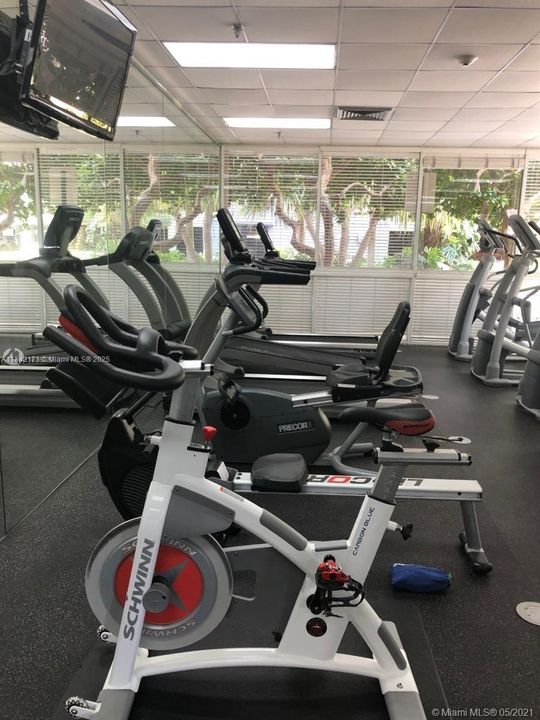 待售: $334,900 (2 贝兹, 2 浴室, 914 平方英尺)