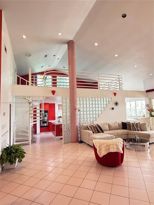 En Venta: $949,999 (4 camas, 3 baños, 3190 Pies cuadrados)