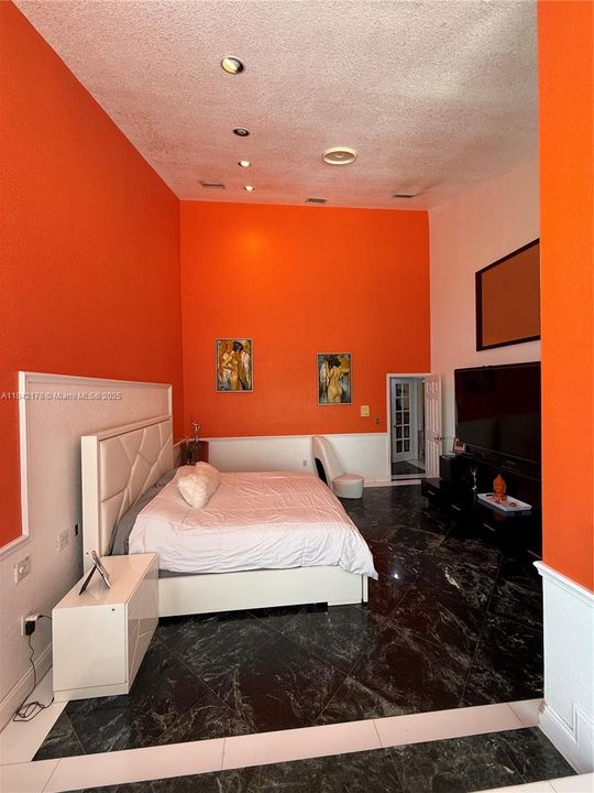 En Venta: $949,999 (4 camas, 3 baños, 3190 Pies cuadrados)