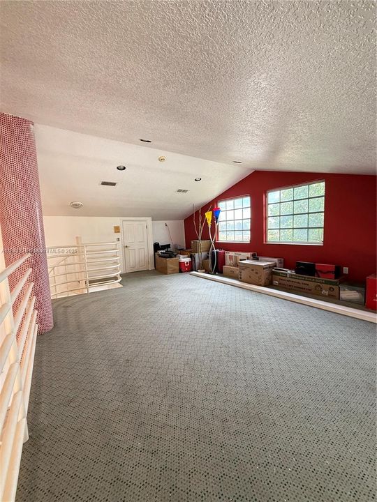 En Venta: $949,999 (4 camas, 3 baños, 3190 Pies cuadrados)