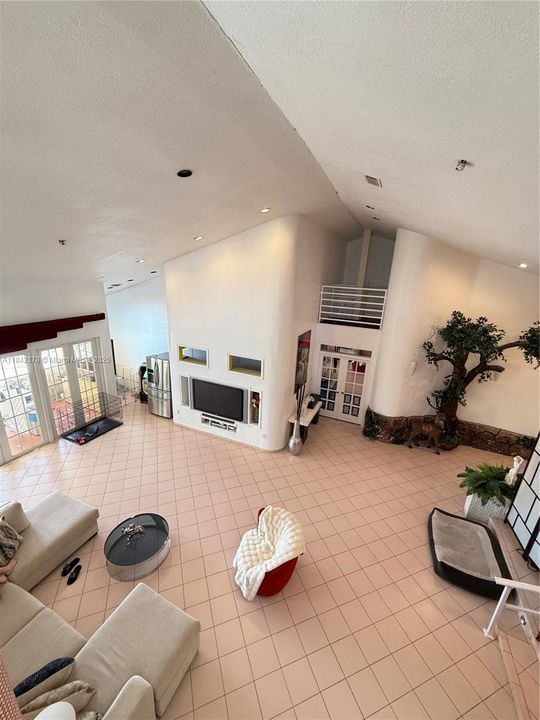 En Venta: $949,999 (4 camas, 3 baños, 3190 Pies cuadrados)