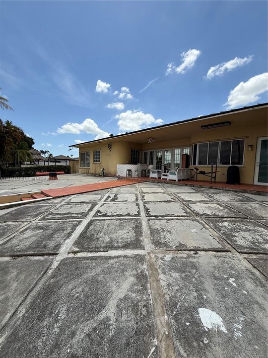 En Venta: $949,999 (4 camas, 3 baños, 3190 Pies cuadrados)