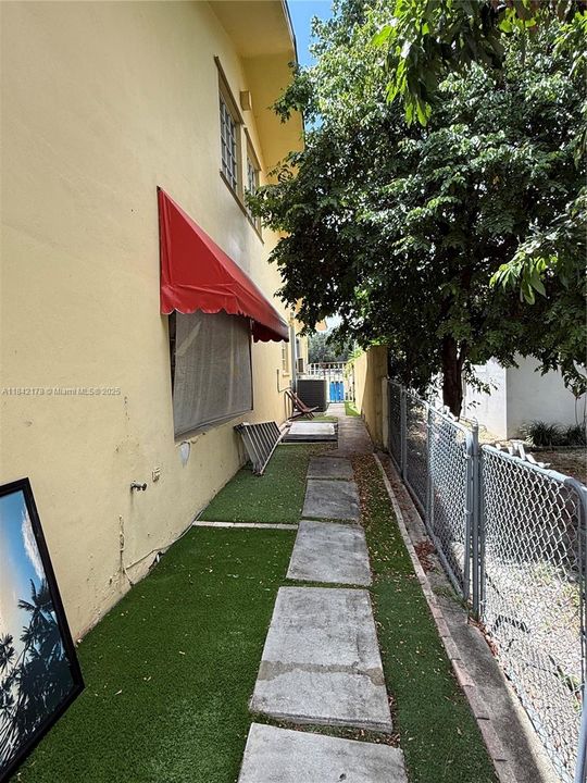 En Venta: $949,999 (4 camas, 3 baños, 3190 Pies cuadrados)