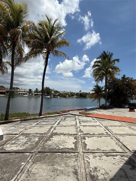 En Venta: $949,999 (4 camas, 3 baños, 3190 Pies cuadrados)