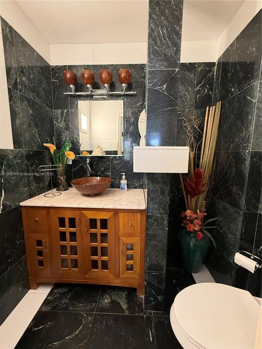 En Venta: $949,999 (4 camas, 3 baños, 3190 Pies cuadrados)