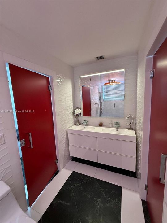 En Venta: $949,999 (4 camas, 3 baños, 3190 Pies cuadrados)