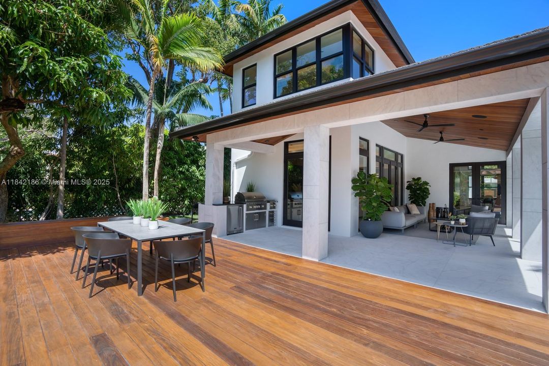 待售: $24,900,000 (6 贝兹, 7 浴室, 6334 平方英尺)