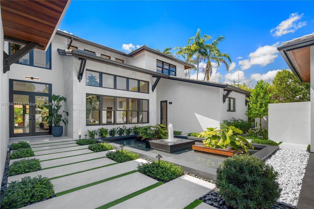 待售: $24,900,000 (6 贝兹, 7 浴室, 6334 平方英尺)