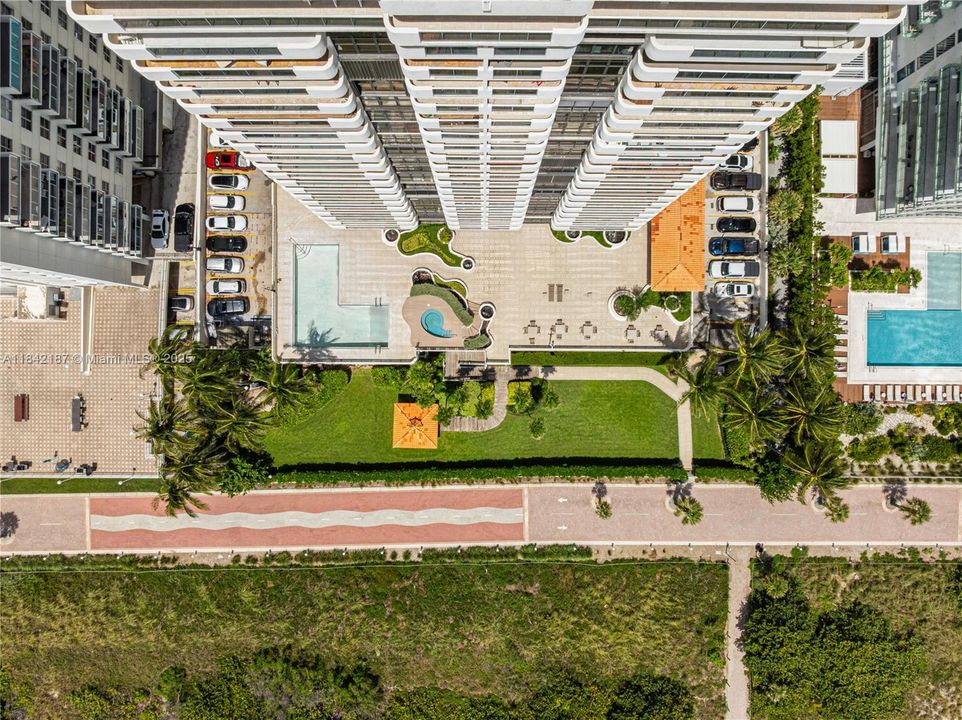 待售: $7,100,000 (4 贝兹, 6 浴室, 6870 平方英尺)