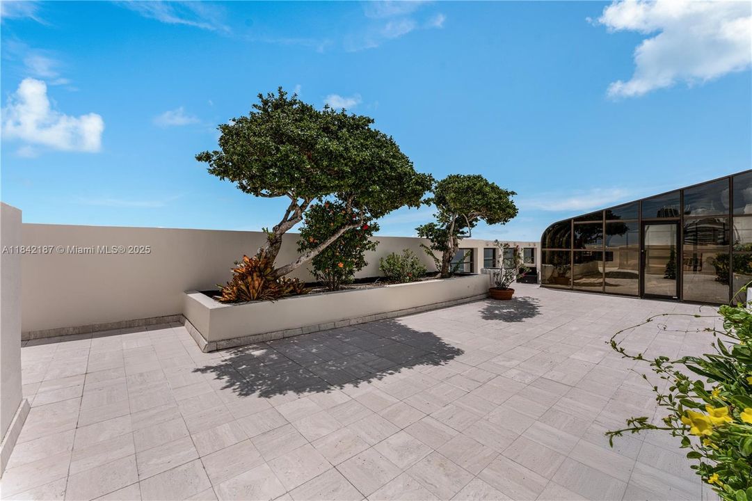 待售: $7,100,000 (4 贝兹, 6 浴室, 6870 平方英尺)