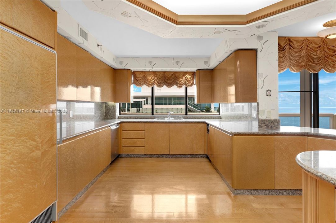 待售: $7,100,000 (4 贝兹, 6 浴室, 6870 平方英尺)