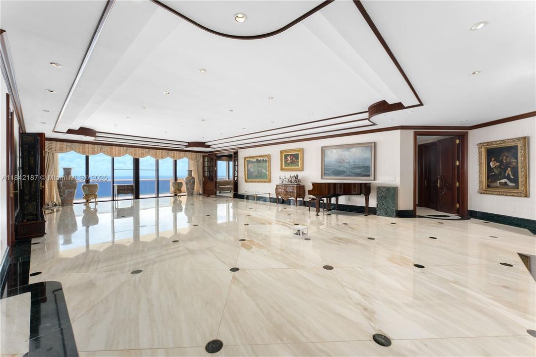 待售: $7,100,000 (4 贝兹, 6 浴室, 6870 平方英尺)