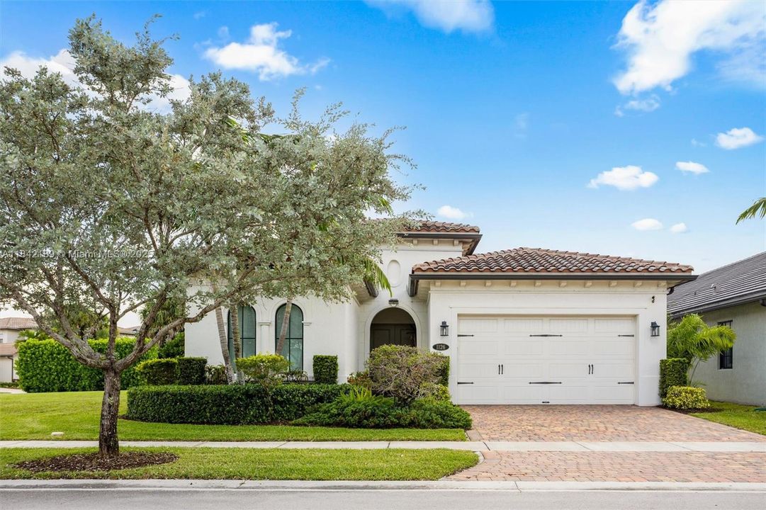 Corner Unit with No Neighbor on One Side