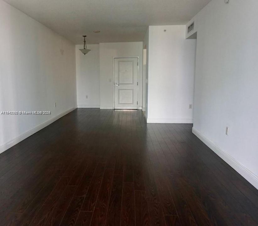For Sale: $490,000 (2 beds, 2 baths, 1143 Square Feet)