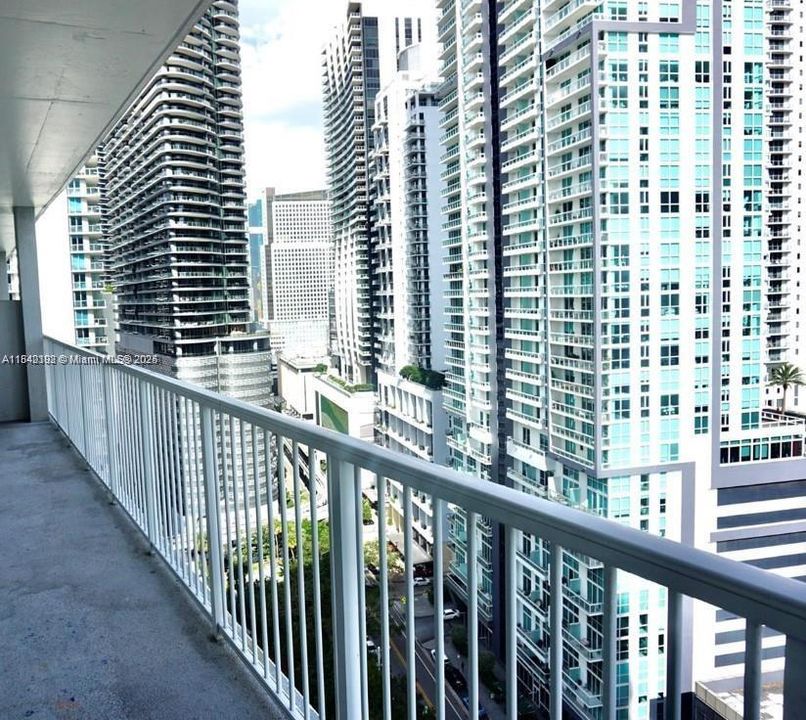 For Sale: $490,000 (2 beds, 2 baths, 1143 Square Feet)