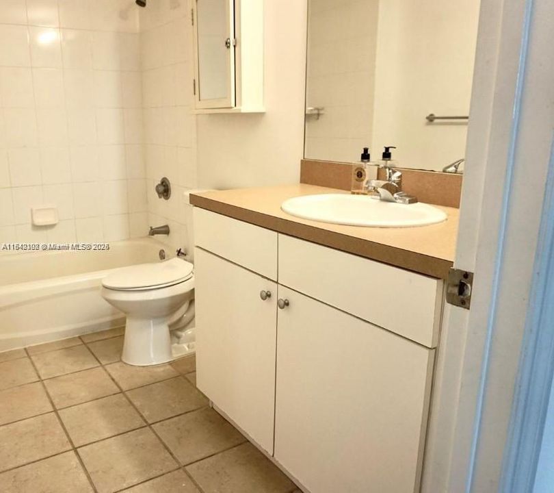 For Sale: $490,000 (2 beds, 2 baths, 1143 Square Feet)