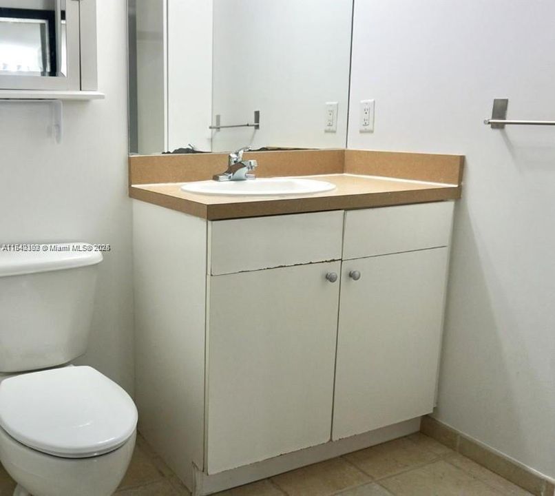 For Sale: $490,000 (2 beds, 2 baths, 1143 Square Feet)