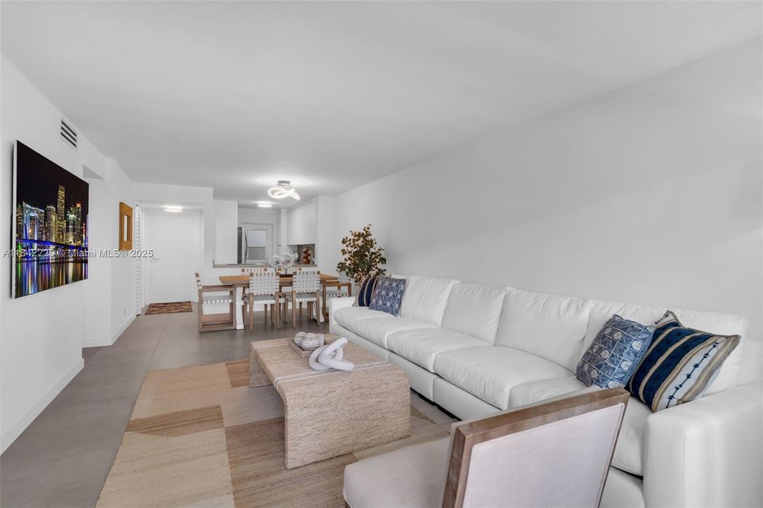 Recently Rented: $3,900 (2 beds, 1 baths, 990 Square Feet)