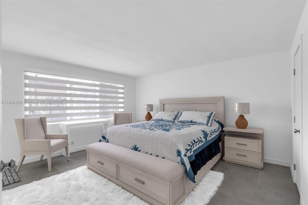 Recently Rented: $3,900 (2 beds, 1 baths, 990 Square Feet)