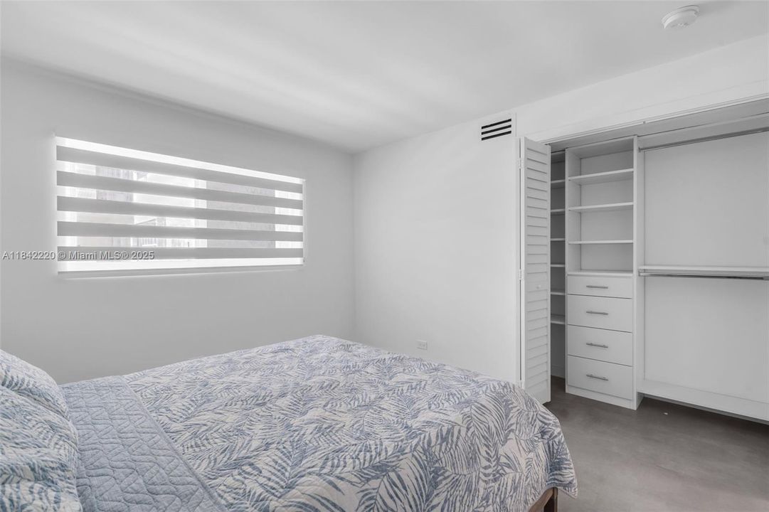 Recently Rented: $3,900 (2 beds, 1 baths, 990 Square Feet)