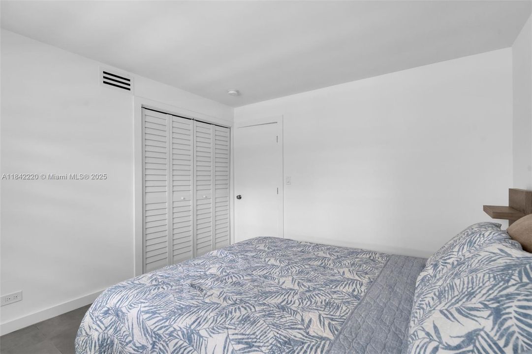 Recently Rented: $3,900 (2 beds, 1 baths, 990 Square Feet)