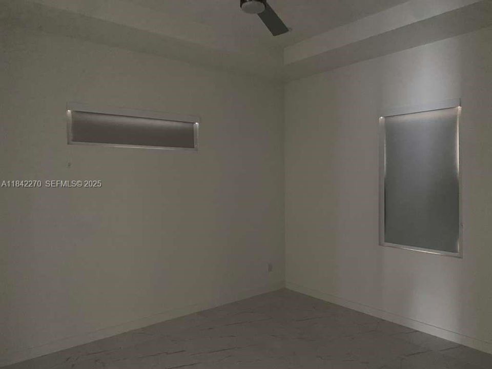 В аренду: $1,890 (4 спален, 2 ванн, 1715 Квадратных фут)