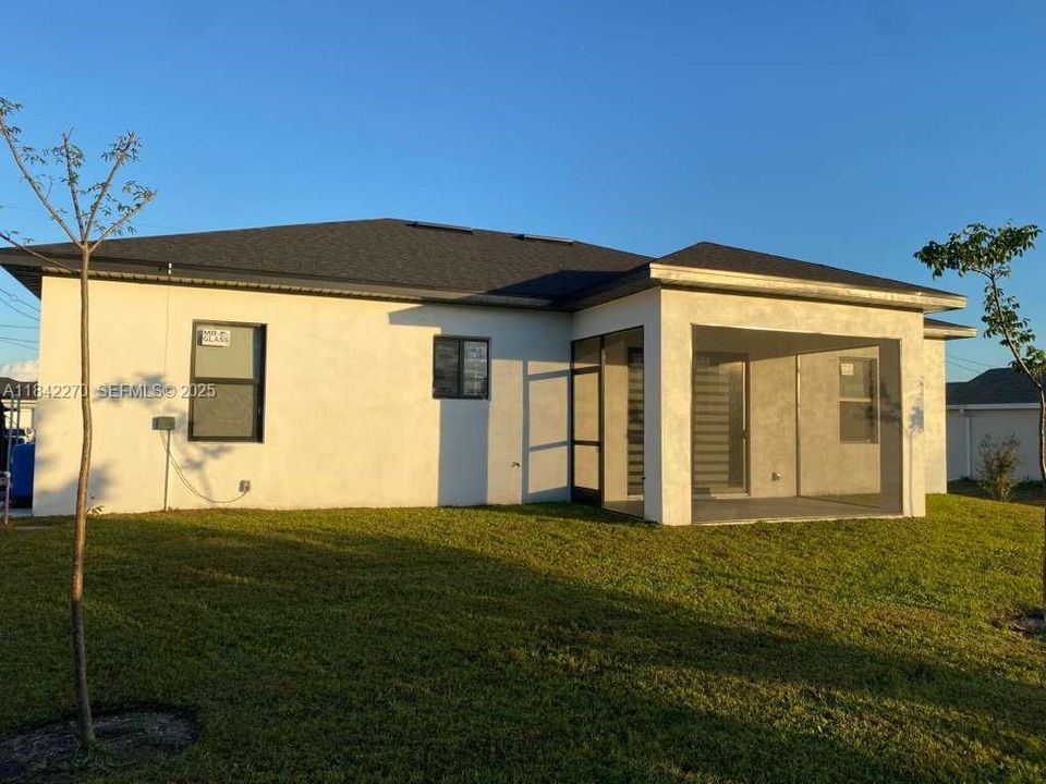 В аренду: $1,890 (4 спален, 2 ванн, 1715 Квадратных фут)