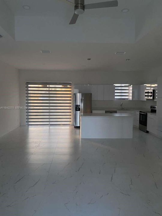 В аренду: $1,890 (4 спален, 2 ванн, 1715 Квадратных фут)