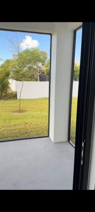 В аренду: $1,890 (4 спален, 2 ванн, 1715 Квадратных фут)