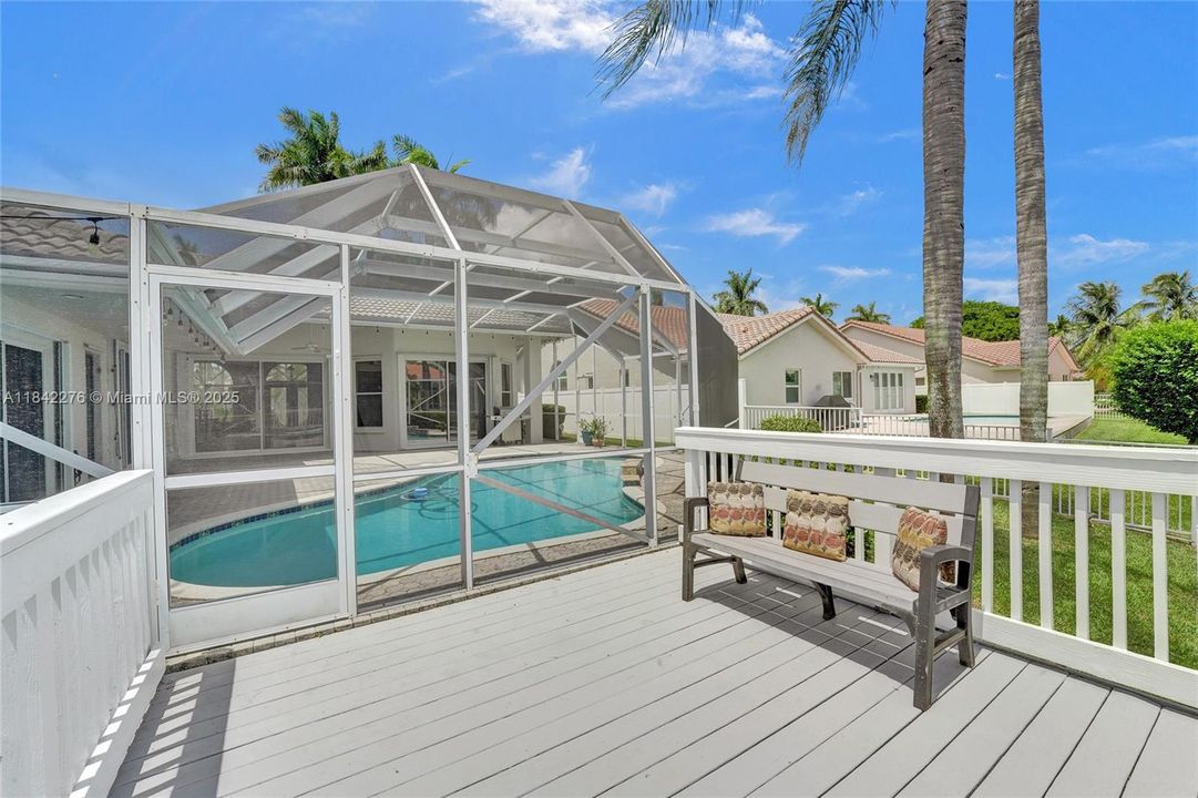 合同活跃: $950,000 (4 贝兹, 2 浴室, 2505 平方英尺)