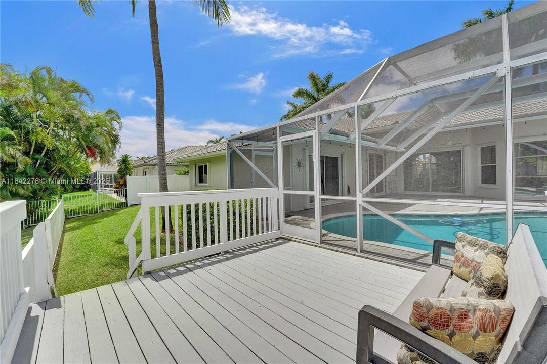 合同活跃: $950,000 (4 贝兹, 2 浴室, 2505 平方英尺)