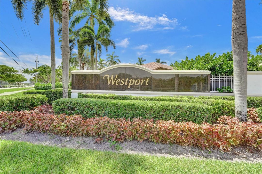 合同活跃: $950,000 (4 贝兹, 2 浴室, 2505 平方英尺)