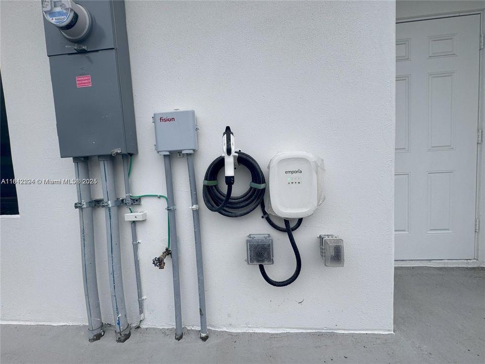 Recientemente alquilado: $3,300 (4 camas, 3 baños, 1398 Pies cuadrados)