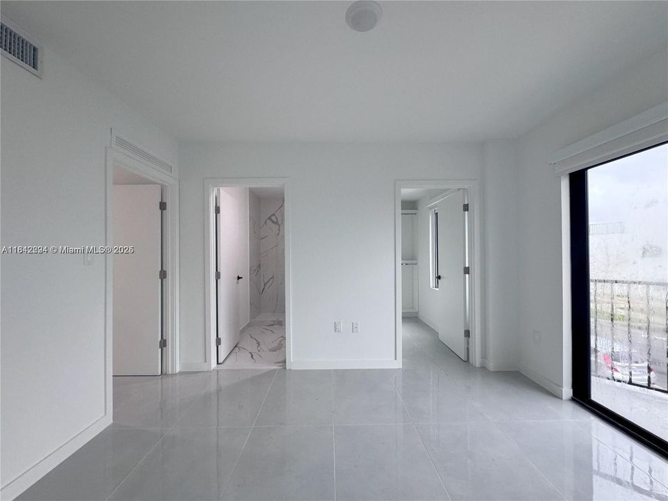 Recientemente alquilado: $3,300 (4 camas, 3 baños, 1398 Pies cuadrados)