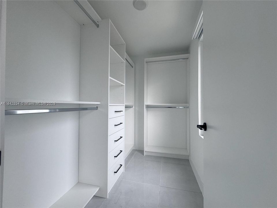 Recientemente alquilado: $3,300 (4 camas, 3 baños, 1398 Pies cuadrados)