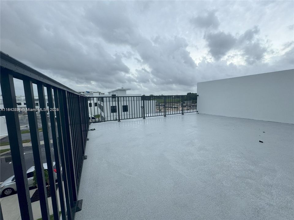 Recientemente alquilado: $3,300 (4 camas, 3 baños, 1398 Pies cuadrados)